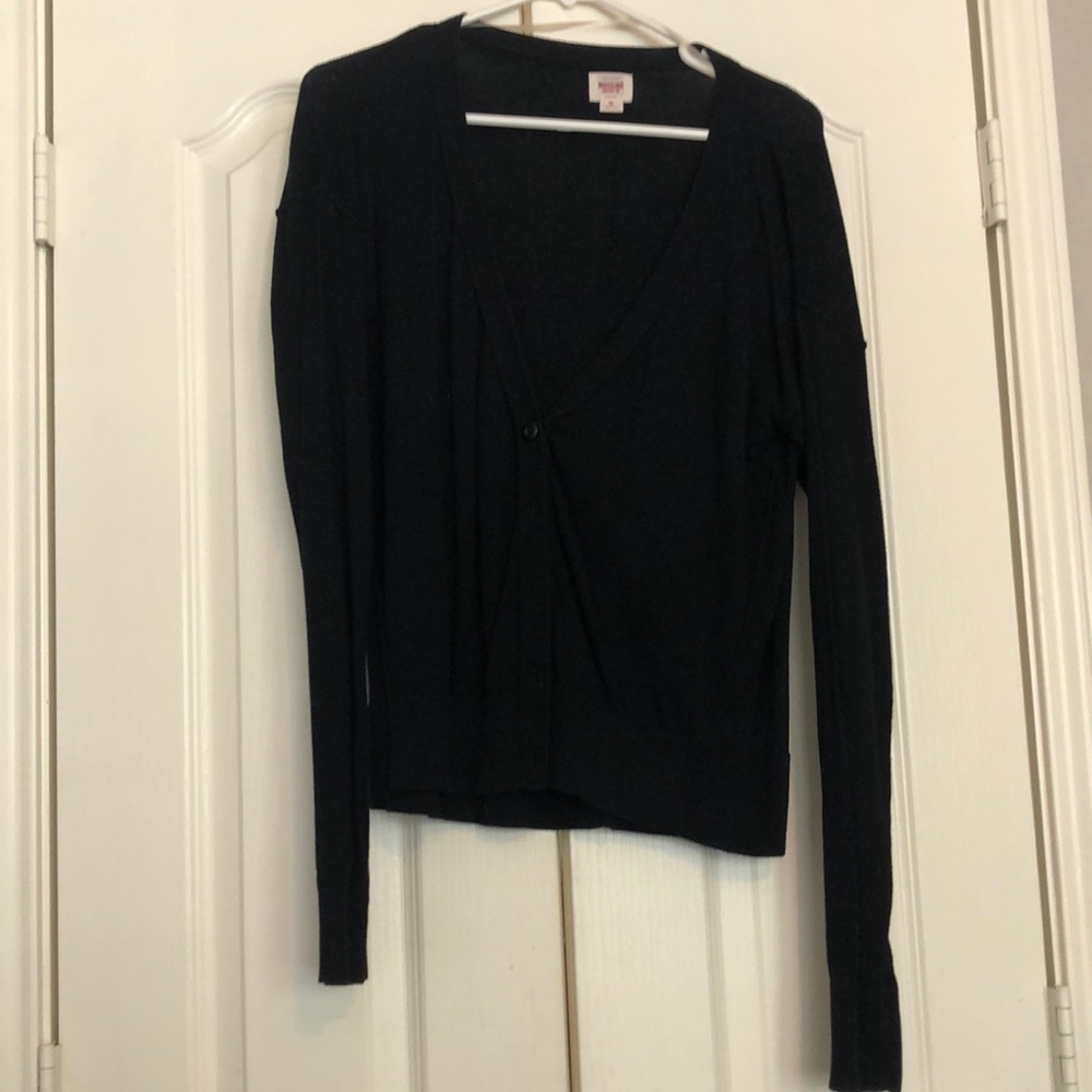 Black Cardigan​